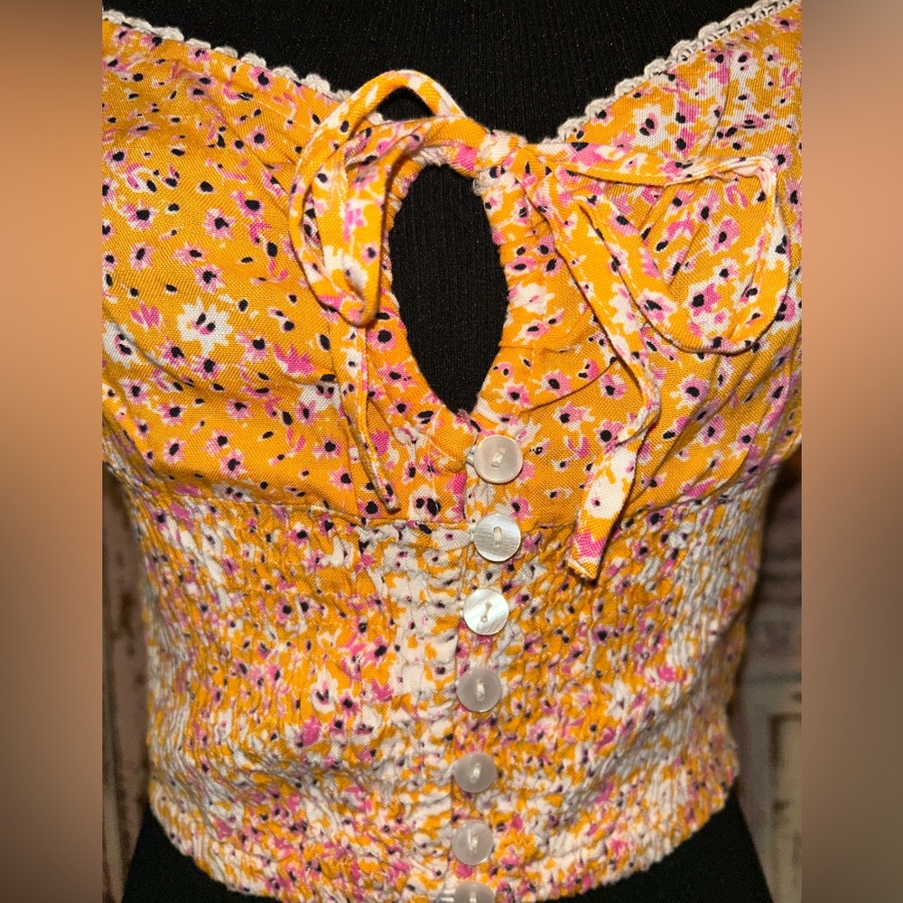 Yellow Floral Crop Top. NWT - Picture 3 of 10